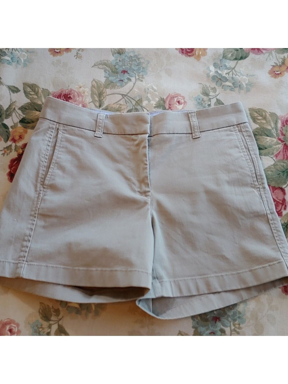 J. Crew 5" Khaki Cotton Stretch Chino Shorts in Women's Size 4 - Picture 16 of 17